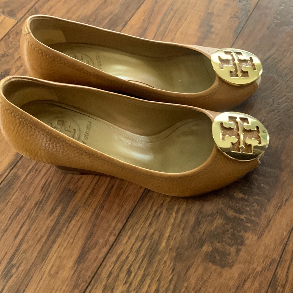 Size 5 Tory Burch tan peep toe wedge